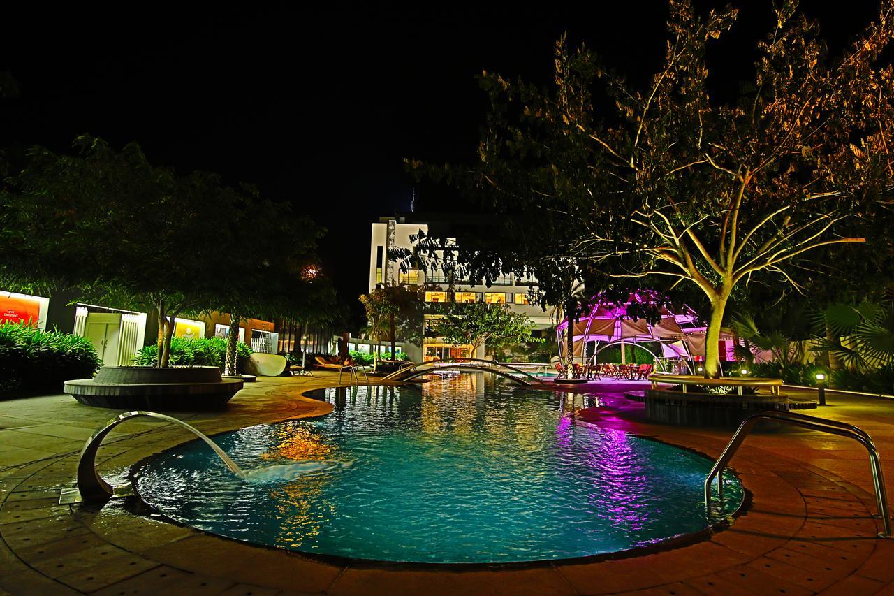 The Emerald Club ,Райкот Екстериор снимка