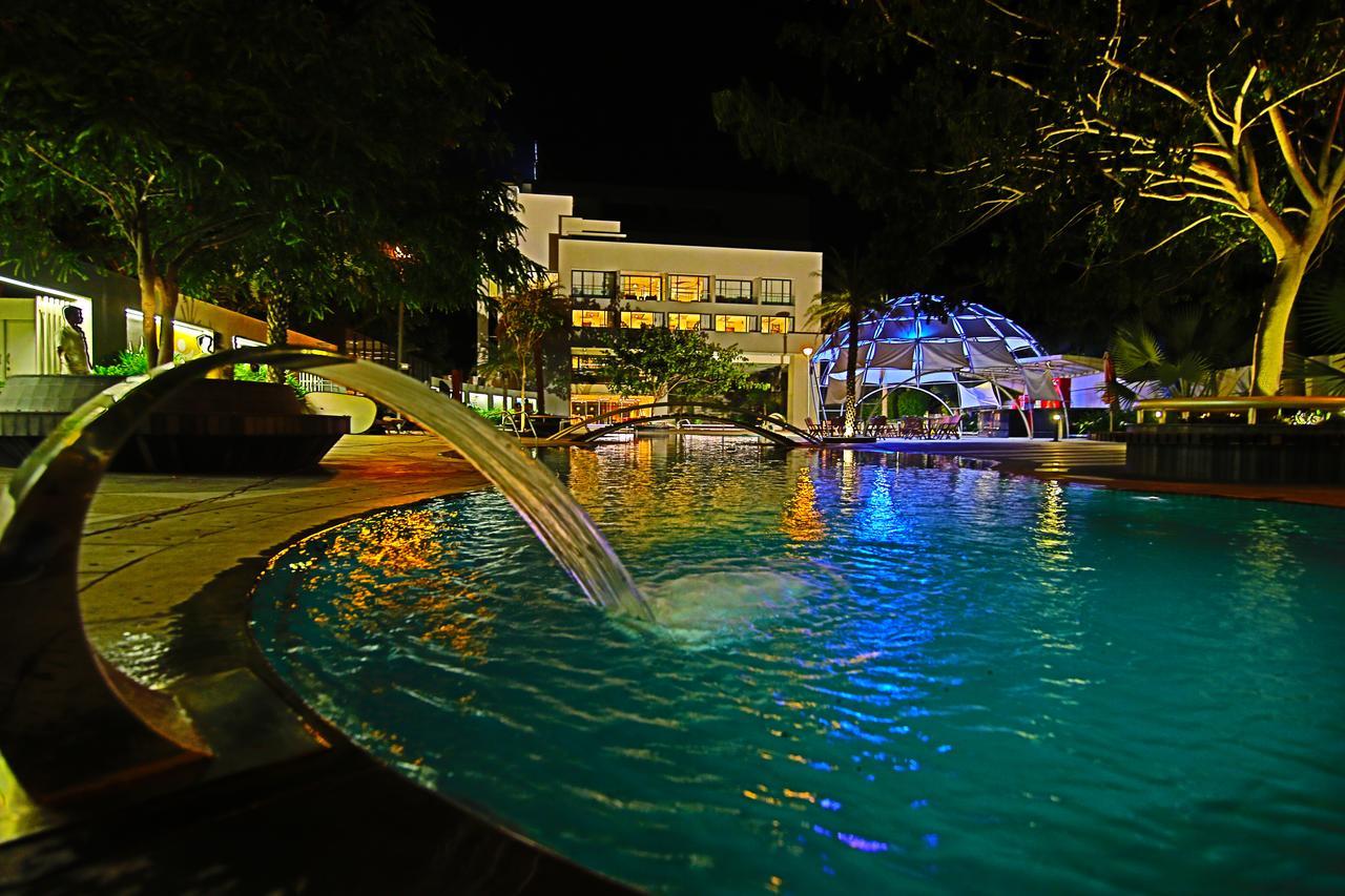 The Emerald Club ,Райкот Екстериор снимка